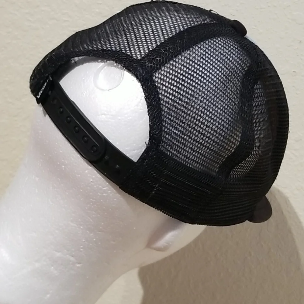Van's‎ off the wall trucker hat snapback